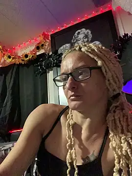 Snapshot of blondebarbiebae chatting on 11.06.25 blondebarbiebae online show from 11.06.25