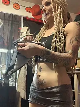 Snapshot of blondebarbiebae chatting on 11.07.25 blondebarbiebae online show from 11.07.25