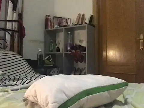 Snapshot of paula19800 chatting on 10.05.25 paula19800 online show from 10.05.25