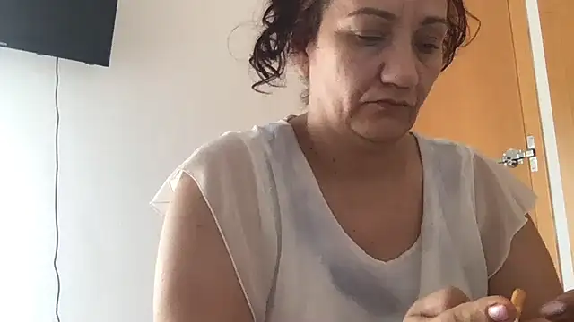 Snapshot of paula19800 chatting on 10.14.25 paula19800 online show from 10.14.25