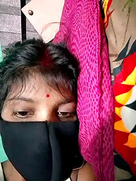 Snapshot of Cuty_kinjal chatting on 10.19.25 Cuty kinjal online show from 10.19.25