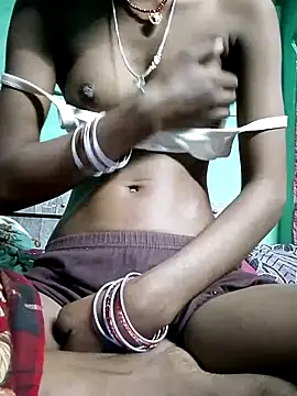 Snapshot of Cuty_kinjal chatting on 11.07.25 Cuty kinjal online show from 11.07.25