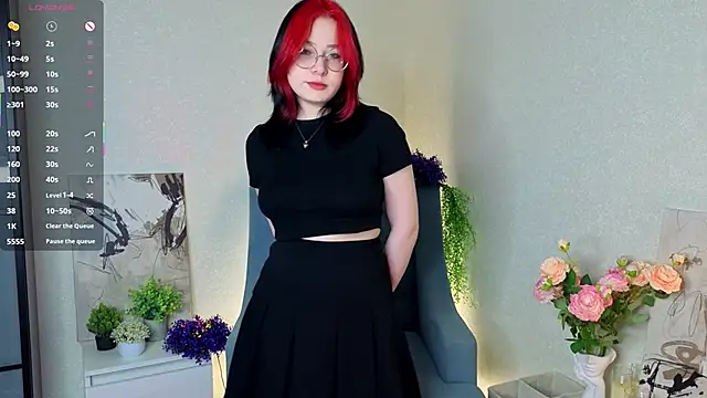 Snapshot of NyamNyamNyammm chatting on 10.21.25 NyamNyamNyammm online show from 10.21.25