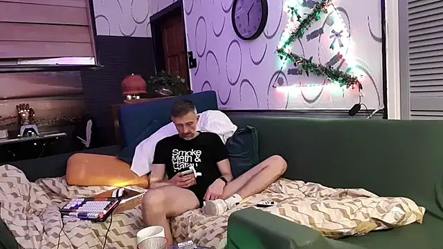 Snapshot of masc4mask_uk chatting on 11.09.25 masc4mask uk online show from 11.09.25