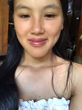 Snapshot of Mai_lovely chatting on 09.28.25 Mai lovely online show from 09.28.25