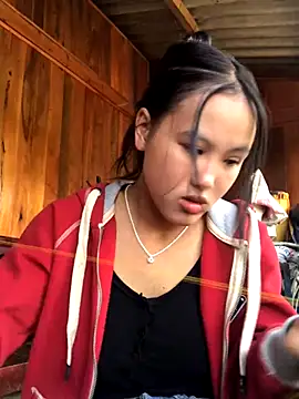 Snapshot of Mai_lovely chatting on 10.30.25 Mai lovely online show from 10.30.25