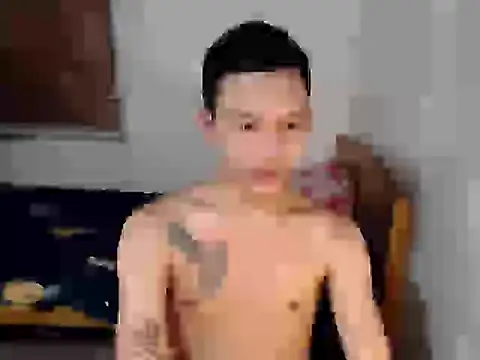 Snapshot of asianmonstercock05 chatting on 09.27.25 asianmonstercock05 online show from 09.27.25