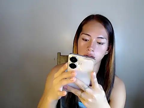 Snapshot of ashley_bombshell chatting on 10.28.25 ashley bombshell online show from 10.28.25