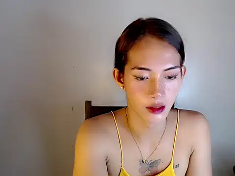 Snapshot of ashley_bombshell chatting on 11.08.25 ashley bombshell online show from 11.08.25