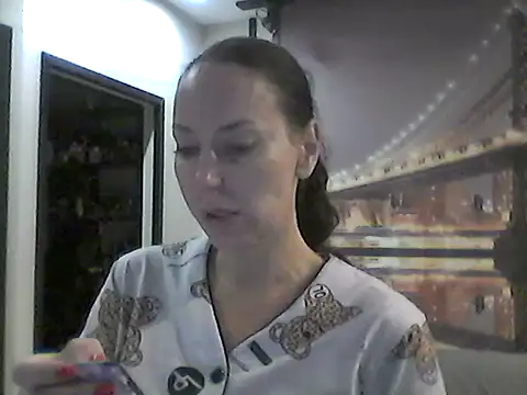 Snapshot of Selirine chatting on 10.27.25 Selirine online show from 10.27.25