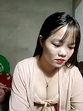 Snapshot of Meomeo-meo chatting on 10.17.25 Meomeo-meo online show from 10.17.25
