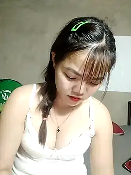 Snapshot of Meomeo-meo chatting on 10.20.25 Meomeo-meo online show from 10.20.25