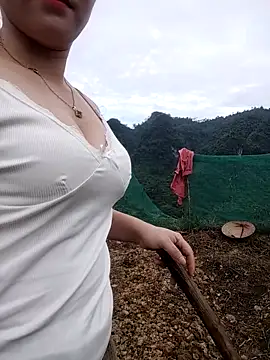 Snapshot of Meomeo-meo chatting on 10.23.25 Meomeo-meo online show from 10.23.25