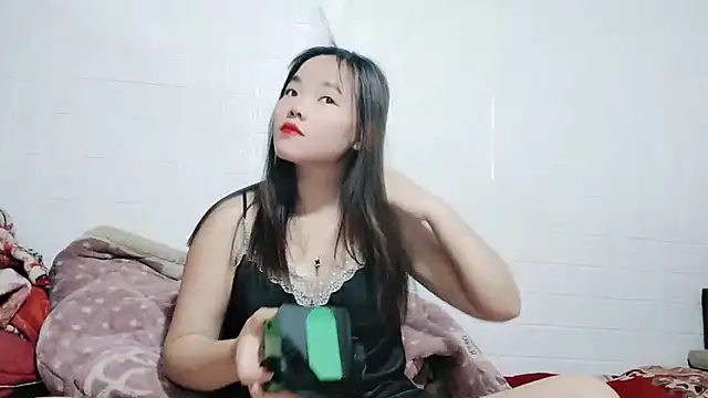 Snapshot of Meomeo-meo chatting on 10.30.25 Meomeo-meo online show from 10.30.25