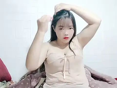 Snapshot of Meomeo-meo chatting on 10.31.25 Meomeo-meo online show from 10.31.25