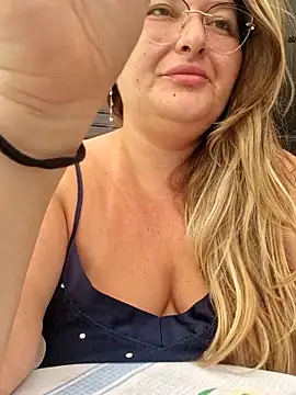 HornyBella88 online show from 09.30.25