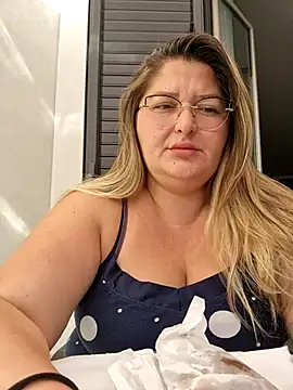 HornyBella88 online show from 10.19.25