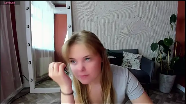 Snapshot of Melissa_199 chatting on 10.06.25 Melissa 199 online show from 10.06.25