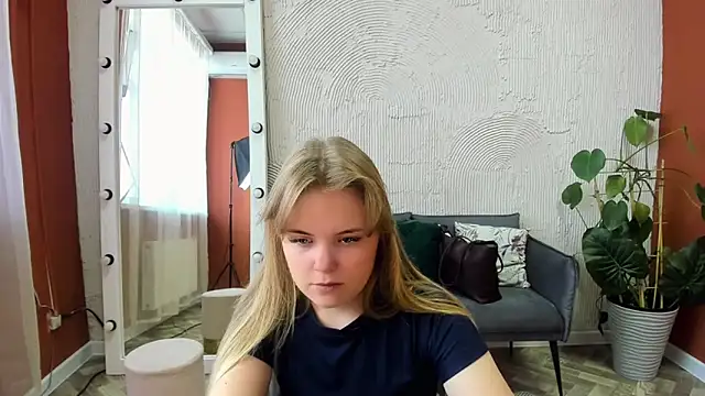 Snapshot of Melissa_199 chatting on 10.08.25 Melissa 199 online show from 10.08.25