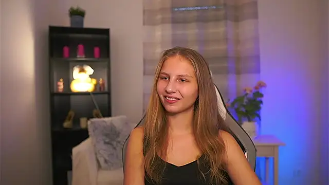 Snapshot of emmie_murray chatting on 02.04.26 emmie murray online show from 02.04.26