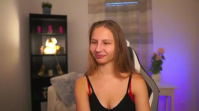 Snapshot of emmie_murray chatting on 02.21.26 emmie murray online show from 02.21.26