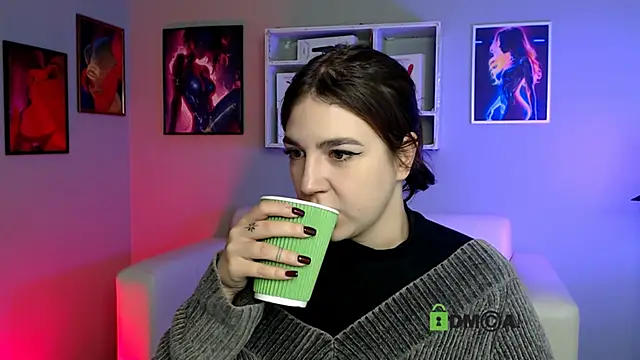 justcamila  online show from 10.08.25