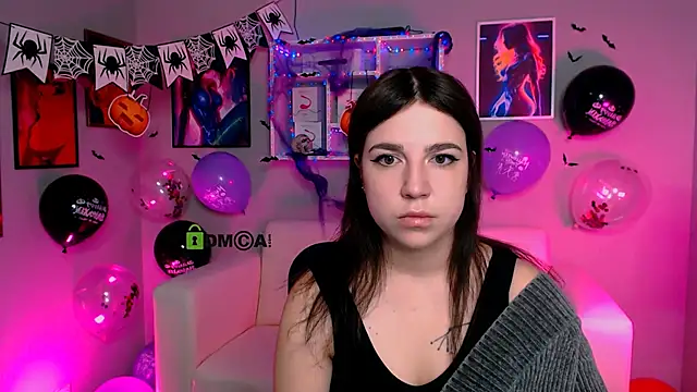 justcamila  online show from 10.21.25