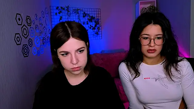 justcamila  online show from 11.05.25