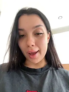 Snapshot of kiss_Lissa chatting on 10.04.25 kiss Lissa online show from 10.04.25