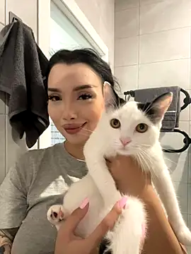 Snapshot of kiss_Lissa chatting on 10.28.25 kiss Lissa online show from 10.28.25