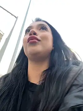 Snapshot of kiss_Lissa chatting on 10.30.25 kiss Lissa online show from 10.30.25