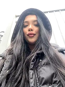 kiss Lissa online show from 11.14.25