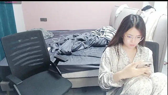 Snapshot of redrose520 chatting on 10.07.25 redrose520 online show from 10.07.25