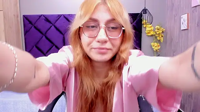 ChloeCampbell03 online show from 10.29.25