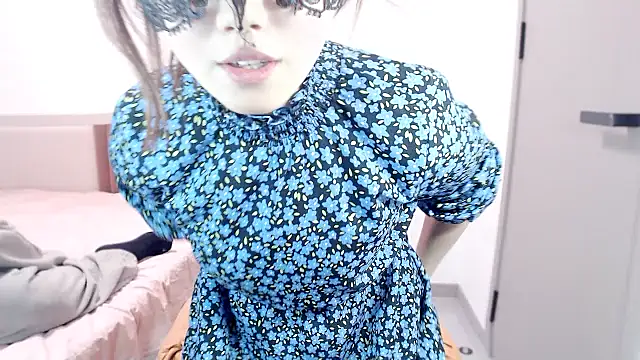 Snapshot of XIXI11111 chatting on 10.26.25 XIXI11111 online show from 10.26.25