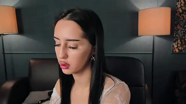 Snapshot of LisaFoxie chatting on 10.19.25 LisaFoxie online show from 10.19.25