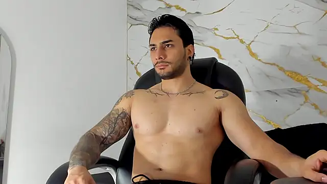 Snapshot of Miike_Stone1 chatting on 10.06.25 Miike Stone1 online show from 10.06.25