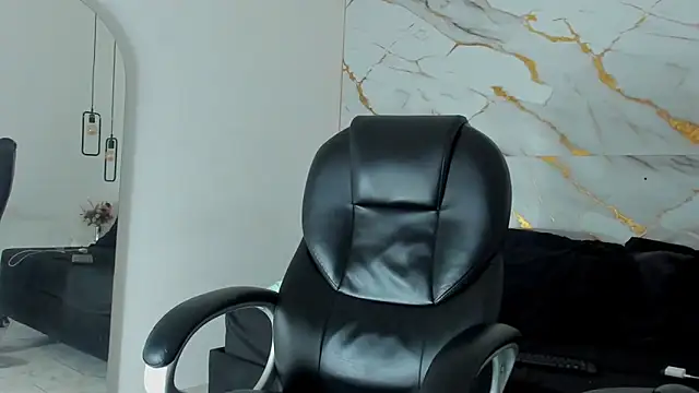 Snapshot of Miike_Stone1 chatting on 11.18.25 Miike Stone1 online show from 11.18.25