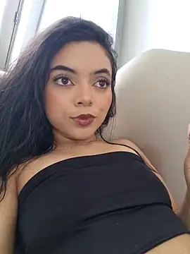 Snapshot of AriaBelles chatting on 10.14.25 AriaBelles online show from 10.14.25