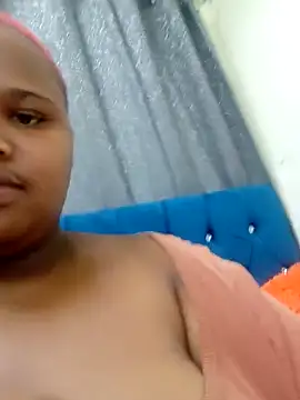 Snapshot of BustyBMWx chatting on 10.10.25 BustyBMWx online show from 10.10.25