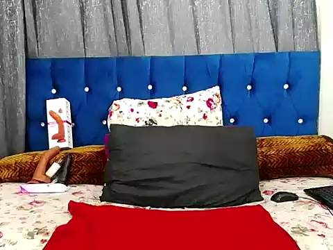 Snapshot of BustyBMWx chatting on 10.29.25 BustyBMWx online show from 10.29.25