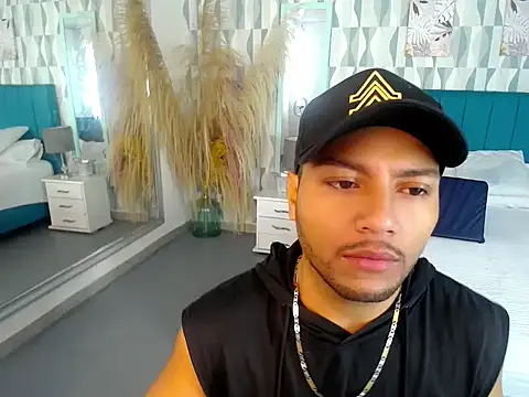 Snapshot of Max_Rivers chatting on 10.06.25 Max Rivers online show from 10.06.25