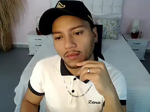 Snapshot of Max_Rivers chatting on 10.10.25 Max Rivers online show from 10.10.25