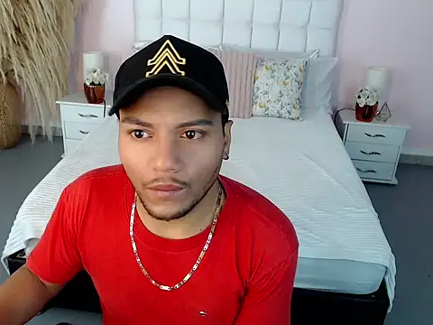 Snapshot of Max_Rivers chatting on 10.16.25 Max Rivers online show from 10.16.25