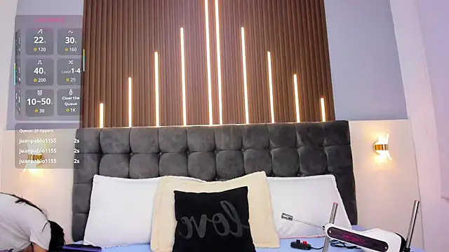 Nathaly  Rosse online show from 10.18.25