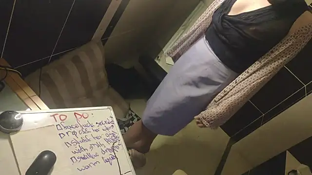 Snapshot of LilithsEve chatting on 09.27.25 LilithsEve online show from 09.27.25