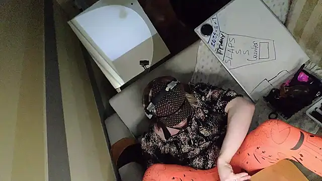 Snapshot of LilithsEve chatting on 11.07.25 LilithsEve online show from 11.07.25