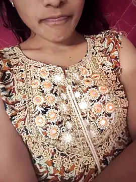 Queen-Bee143 online show from 02.17.26