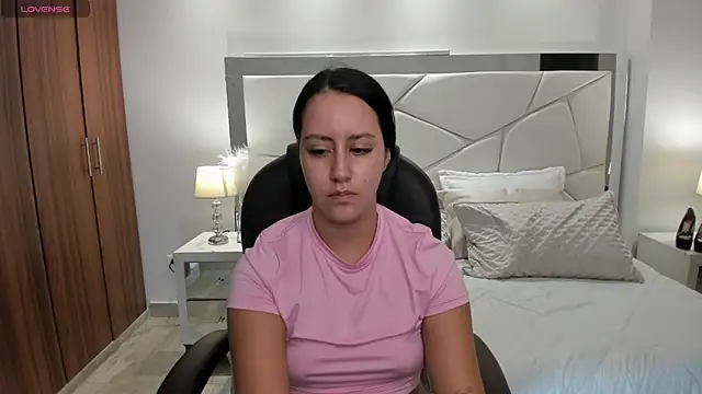 Natasha Kiim  online show from 04.16.26