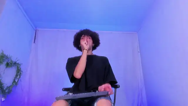 Snapshot of josesweet_ chatting on 09.26.25 josesweet  online show from 09.26.25